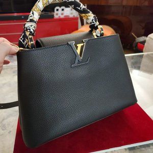 Louis Vouitton - Taurillon Black - Capucines MM